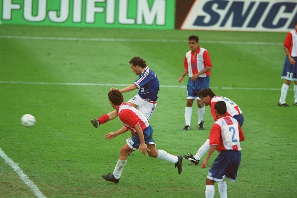 Le but en or de Laurent Blanc : 28 ans après, le Paraguay garde la plaie ouverte