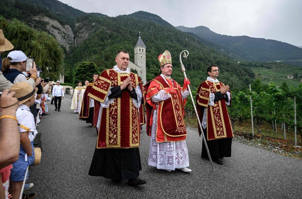 Vatican Excommunicates Illicit Bishops: What the Lefebvre Ordinations Mean for the Global Catholic Church