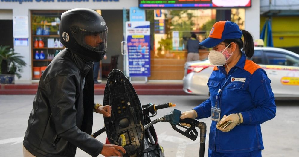 Giá Xăng Dầu Ngày 18 Tháng 6: Xu Hướng Giảm Mạnh